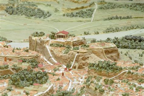 City of Rome overview—origins to the archaic period.